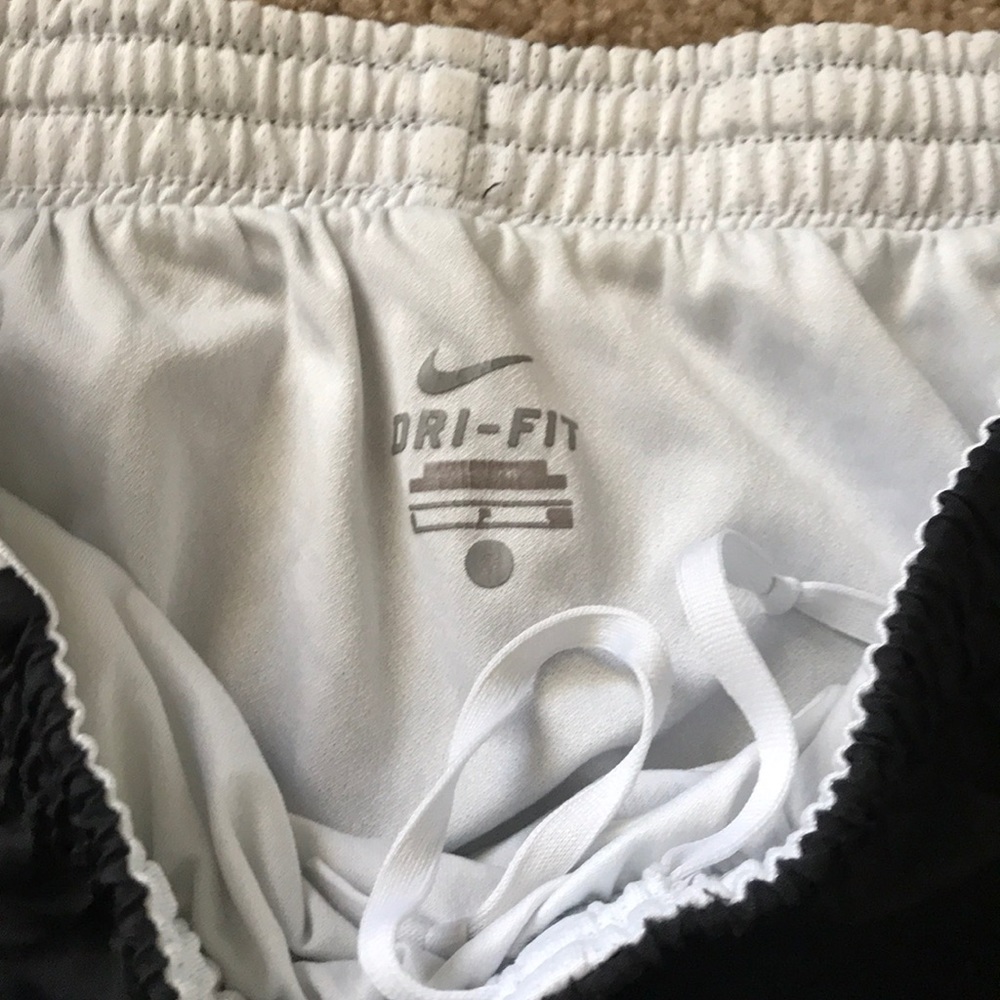 Nike Dri-Fit shorts - Picture 2 of 2